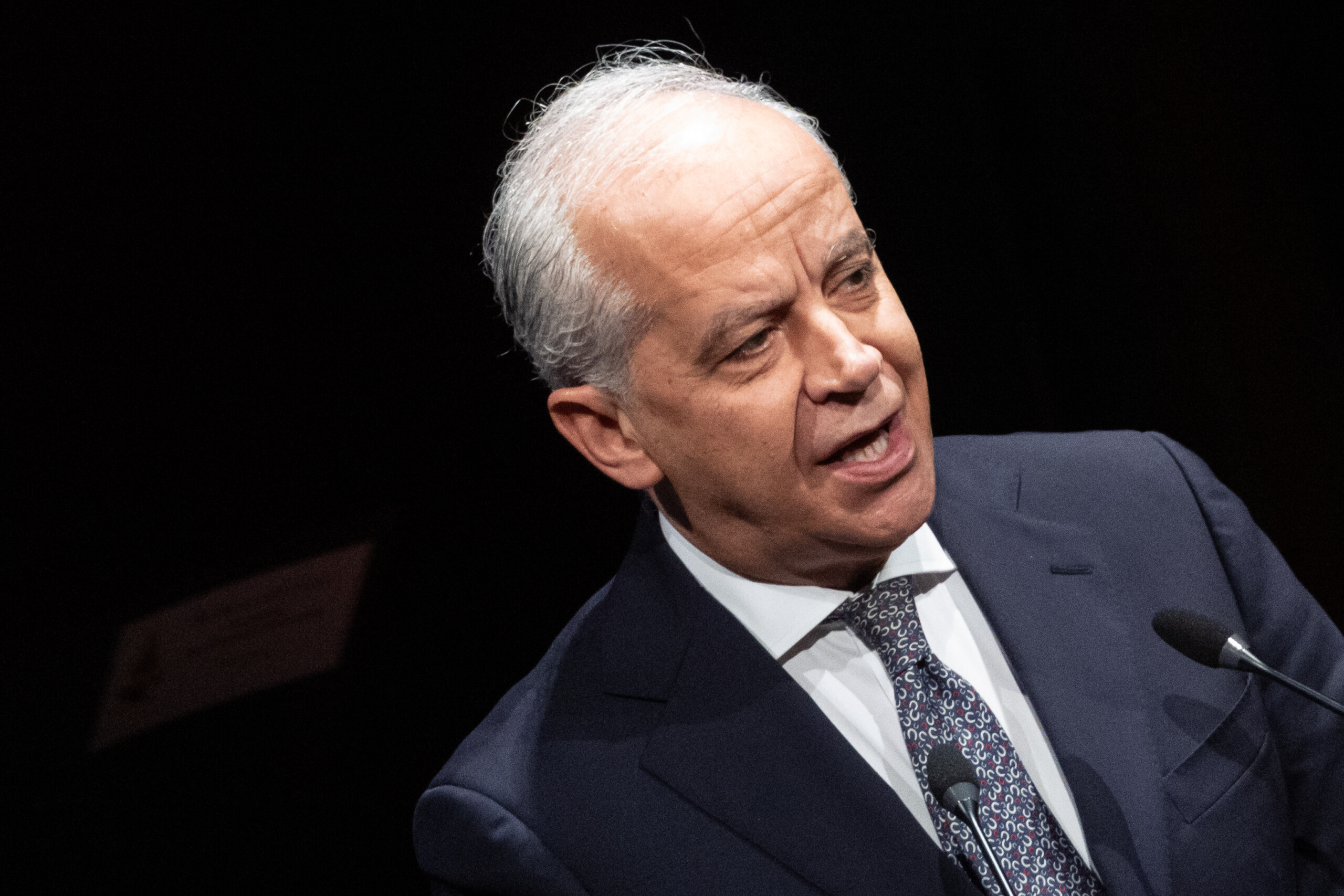 rome piantedosi appelle le policier blesse dans le cortege proximite et estime scaled