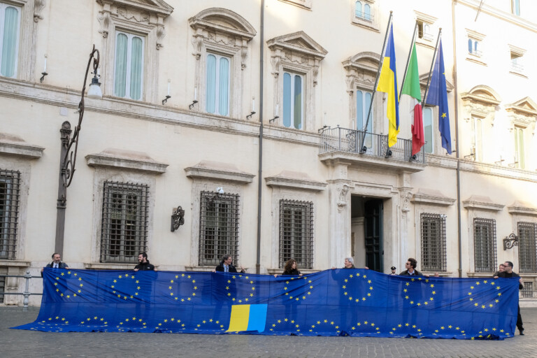 ukraine le feu vert pour un pret de 90 milliards devrait etre donne mercredi