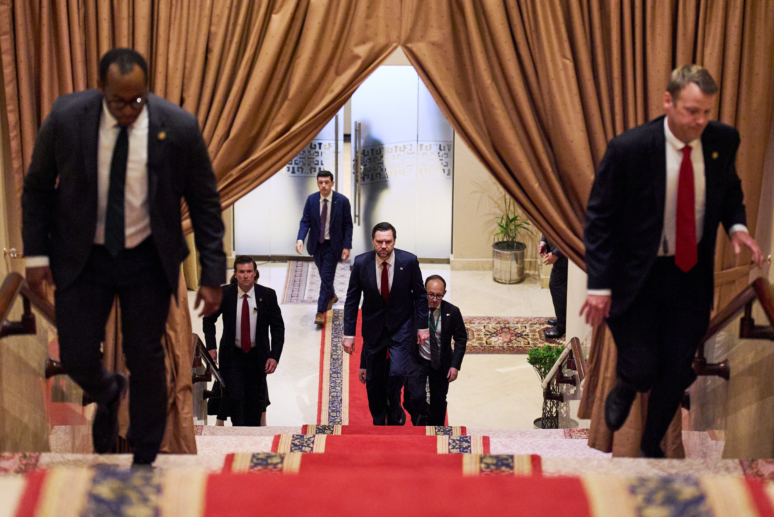 iran vance et ghalibaf ont confirme leur presence aux mediateurs pakistanais scaled