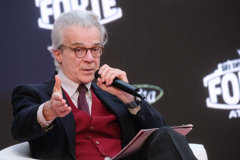 decret loi sur la securite azzariti des signes dune grave derive du processus legislatif