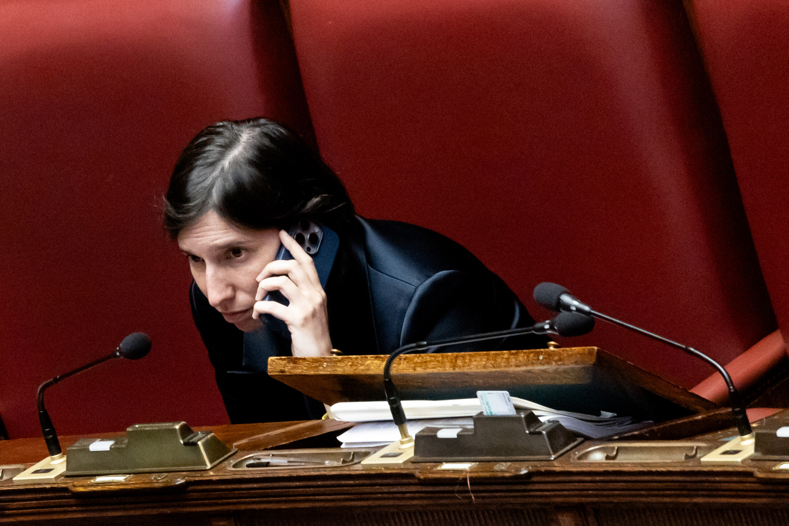 decret sur la securite schlein vous passez outre les critiques de colle cest de larrogance au pouvoir scaled