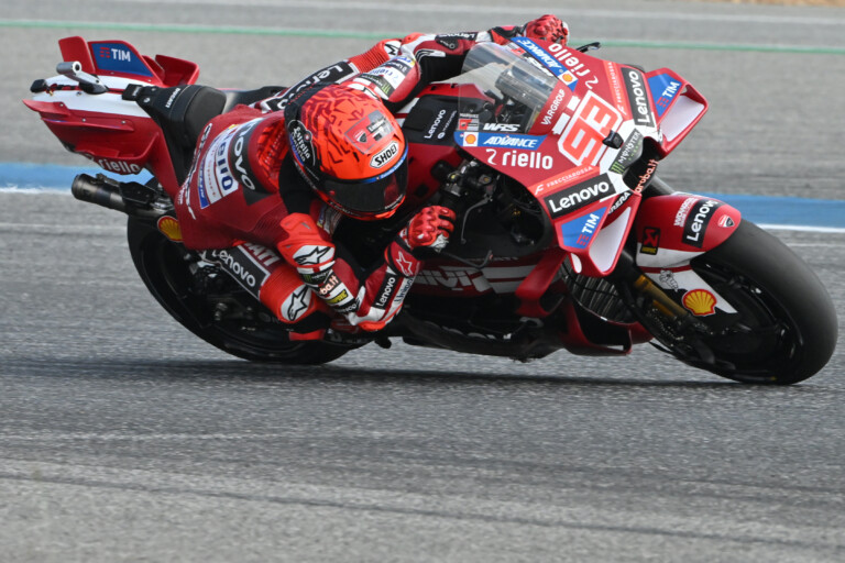 motogp marc marquez remporte le sprint en espagne sous la pluie bagnaia 2e