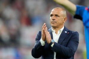 football calzona salue la slovaquie merci de mavoir fait un homme meilleur