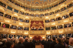 theatre la fenice rsu les travailleurs recoivent des insultes et des menaces de mort