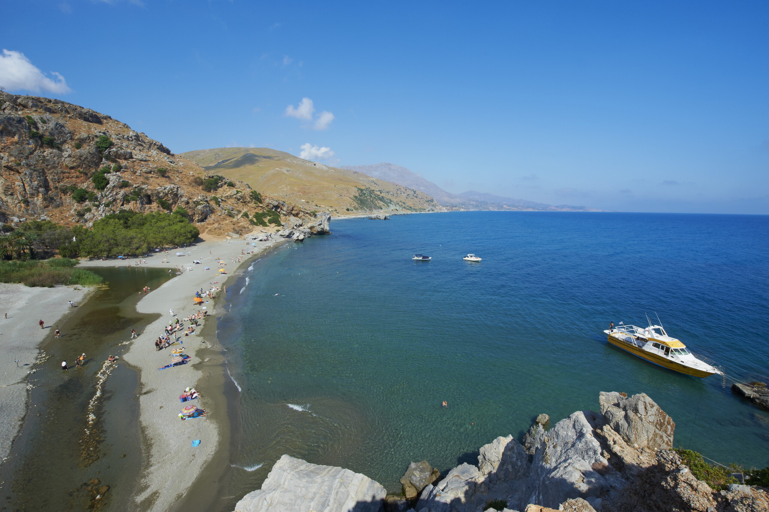 flottille environ 175 militants debarques en crete scaled