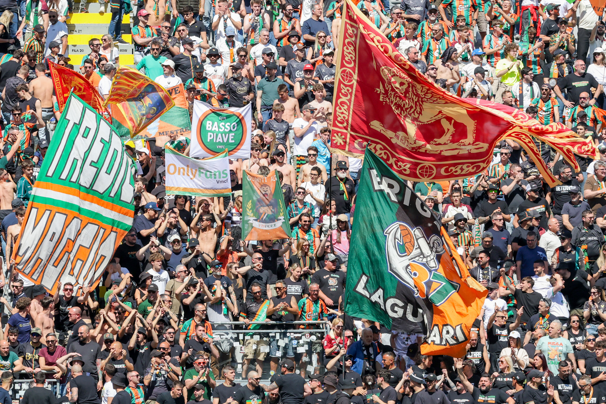 venise le match nul contre la spezia assure la montee en serie a scaled