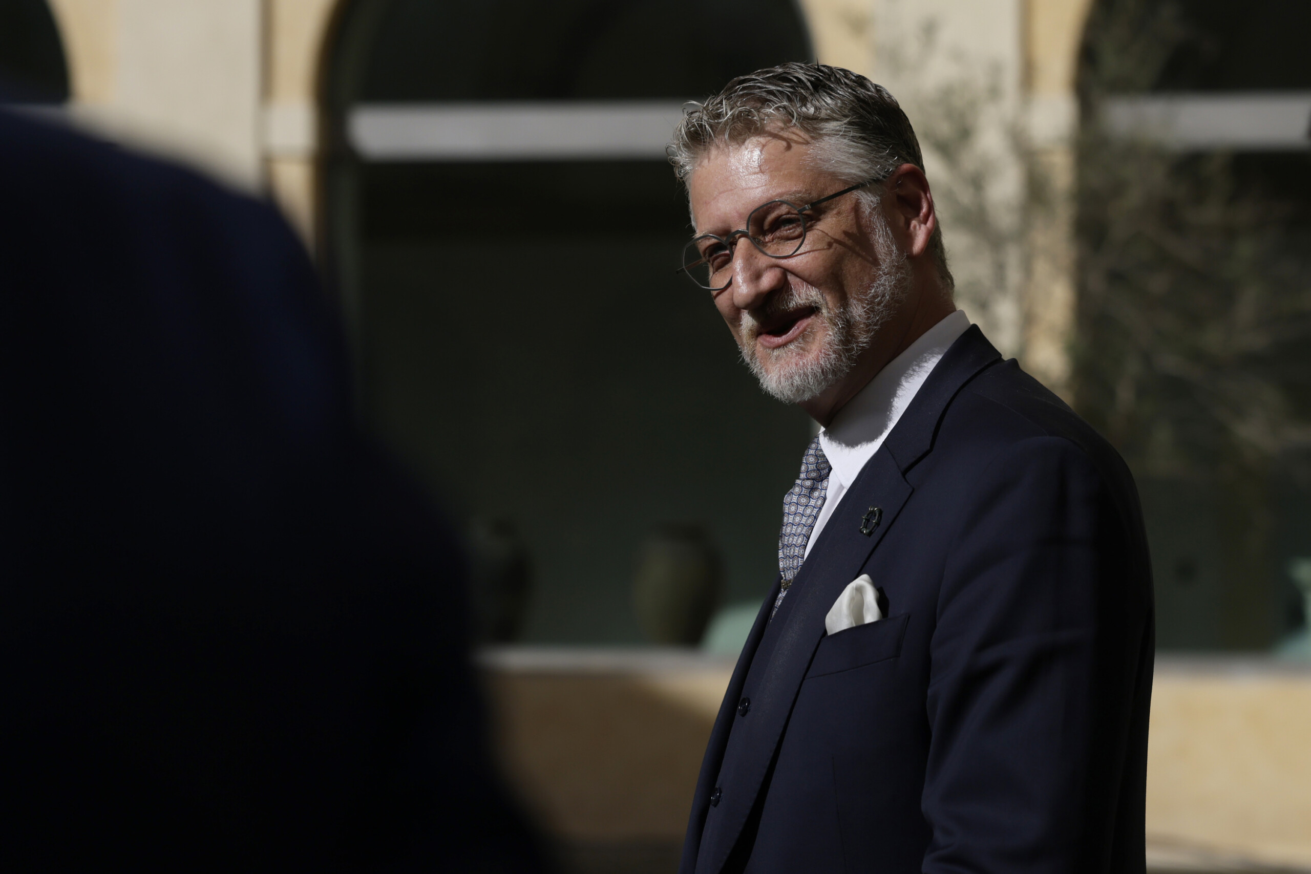 biennale dart giuli la politique etrangere releve de la competence du gouvernement buttafuoco sest autoproclame commissaire scaled
