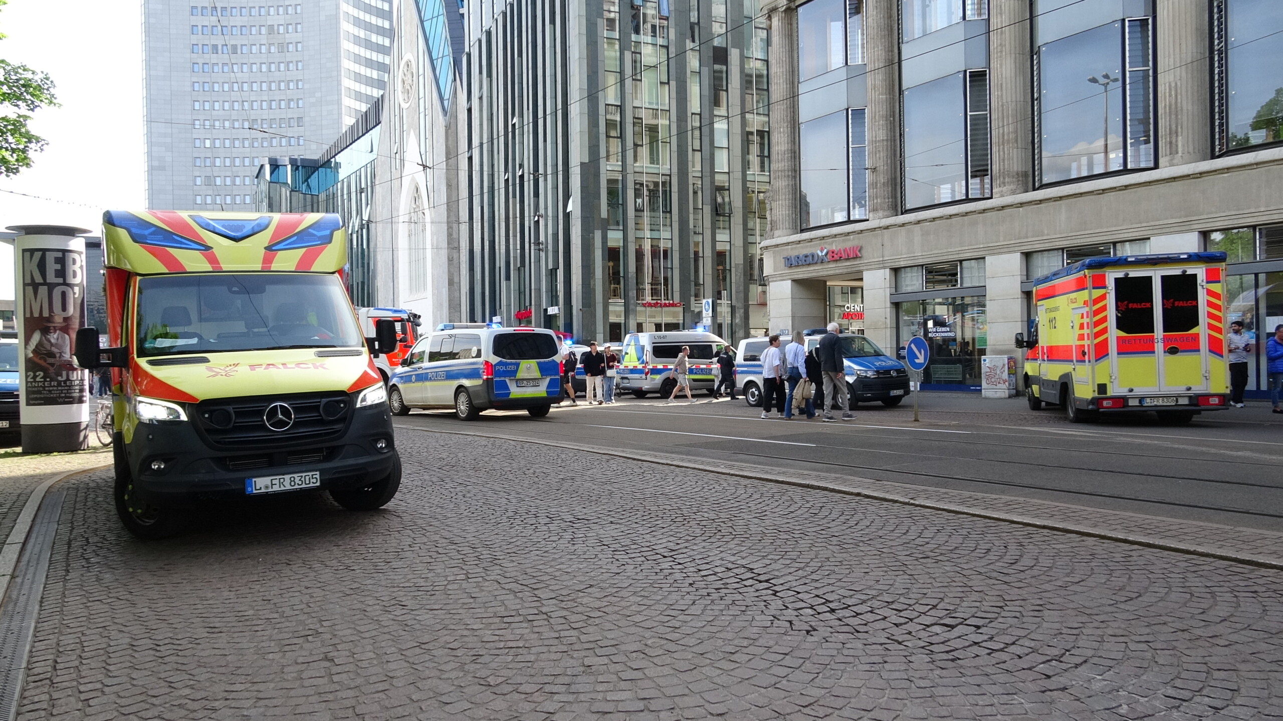 allemagne une voiture fonce dans la foule a leipzig le conducteur a ete arrete scaled