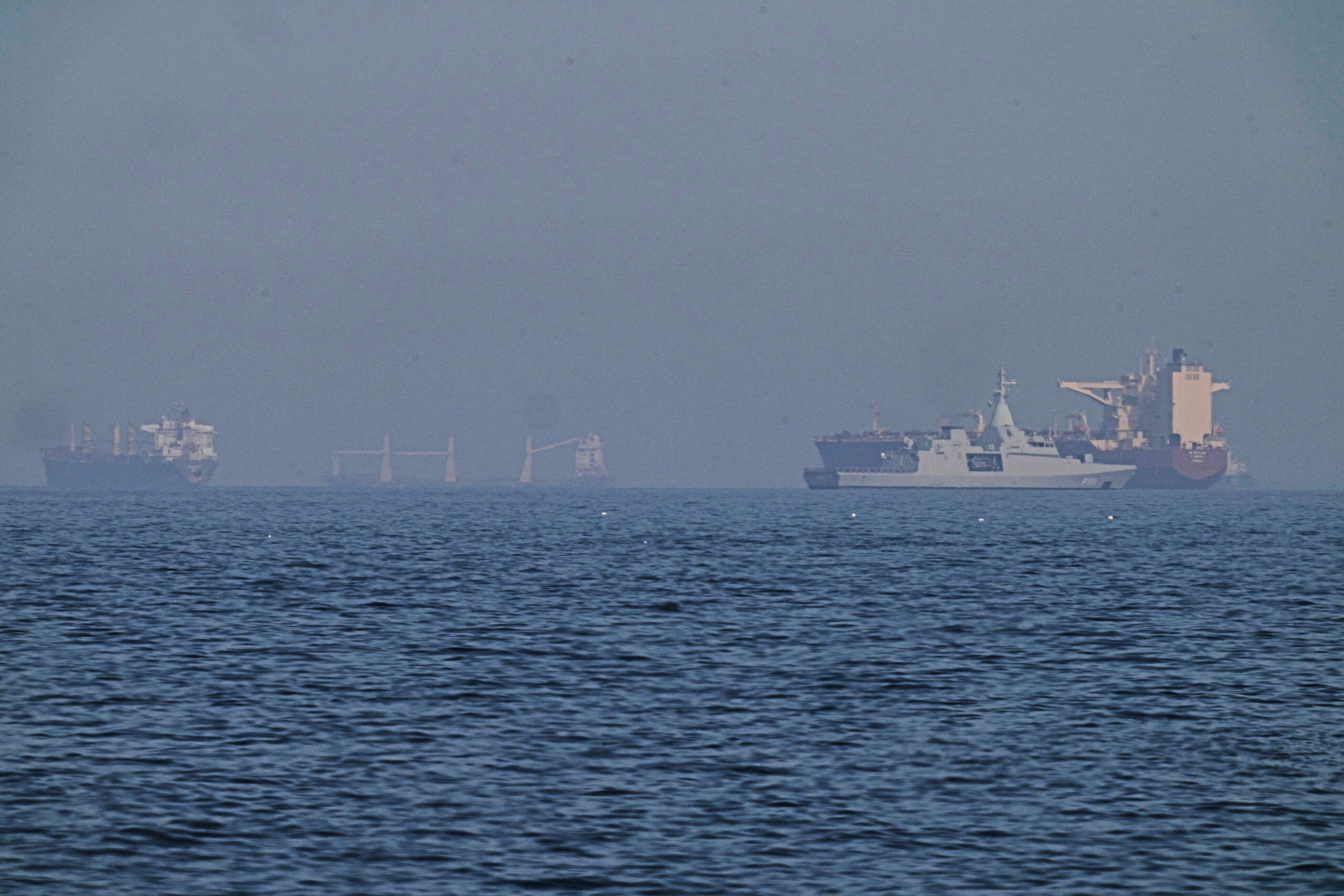 iran armee britannique deux navires touches dans le detroit dormuz scaled