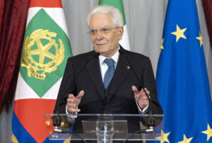 mattarella le droit international bafoue par un recours aveugle a la force