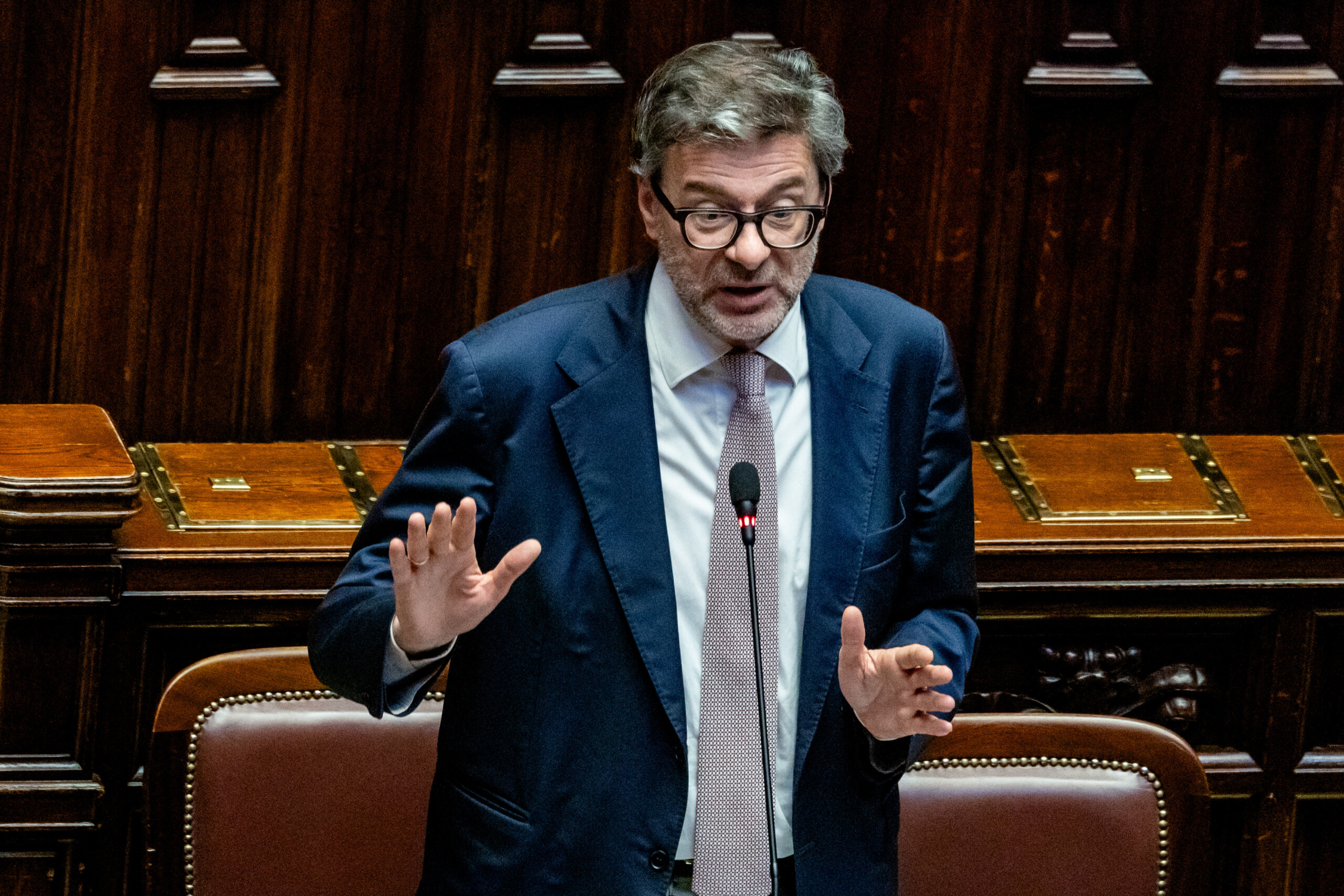 finances publiques giorgetti prets a soutenir les revenus des menages et la tresorerie des entreprises scaled
