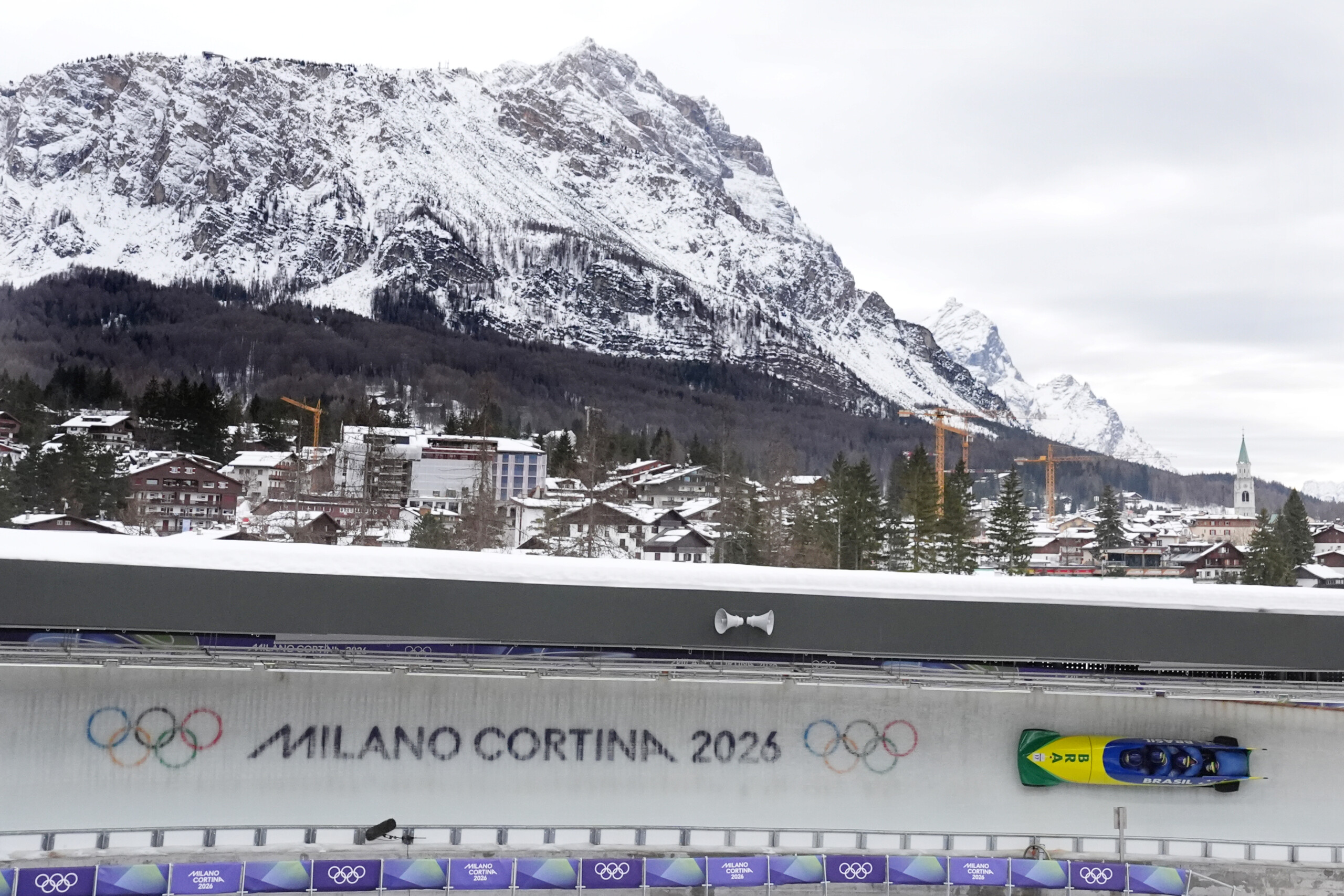 jeux olympiques de milan cortina la cour des comptes de venetie enquete sur les degats subis par la piste de bobsleigh scaled