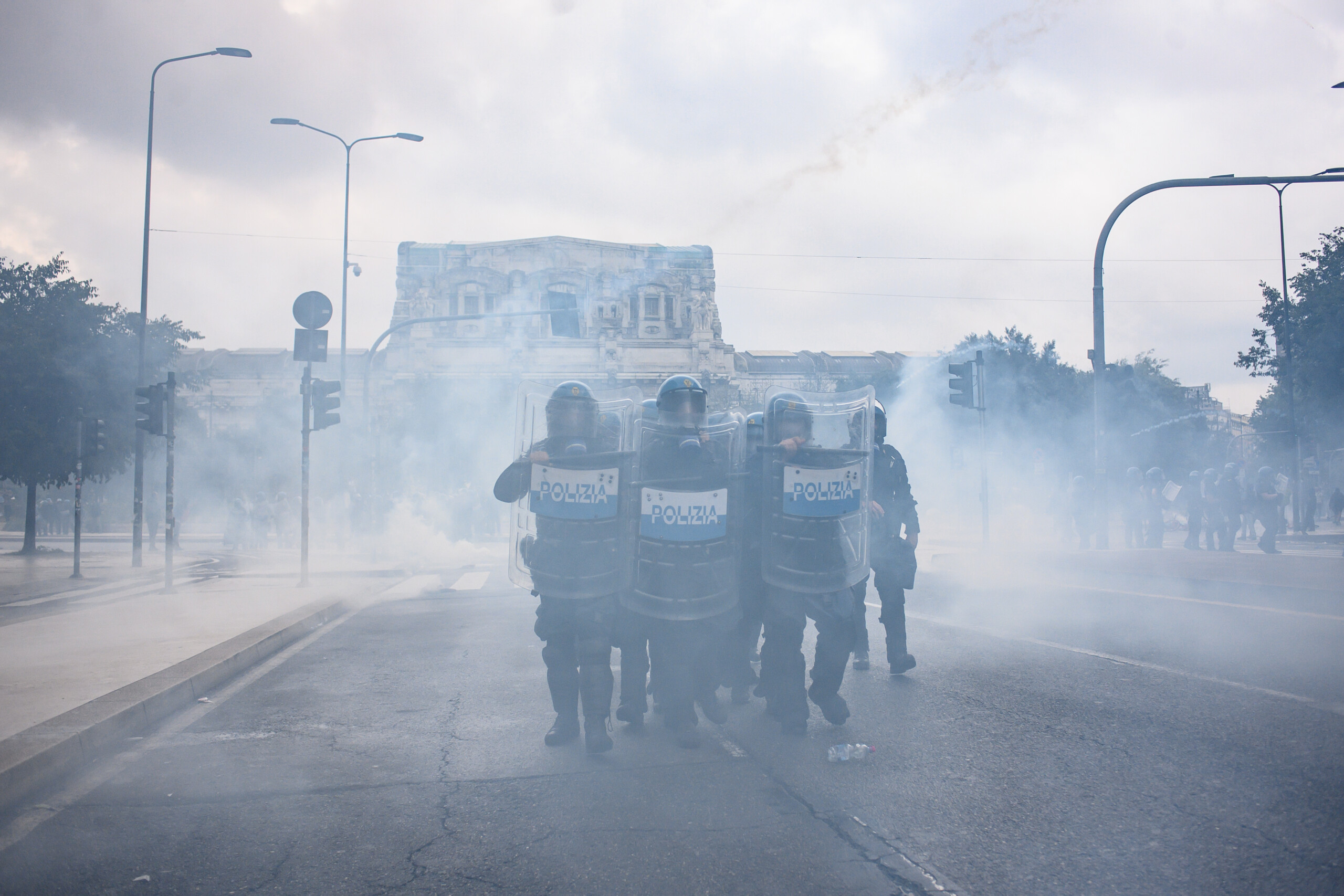 milan affrontements pres de la gare centrale pour la flottille et gaza 7 nouvelles arrestations scaled
