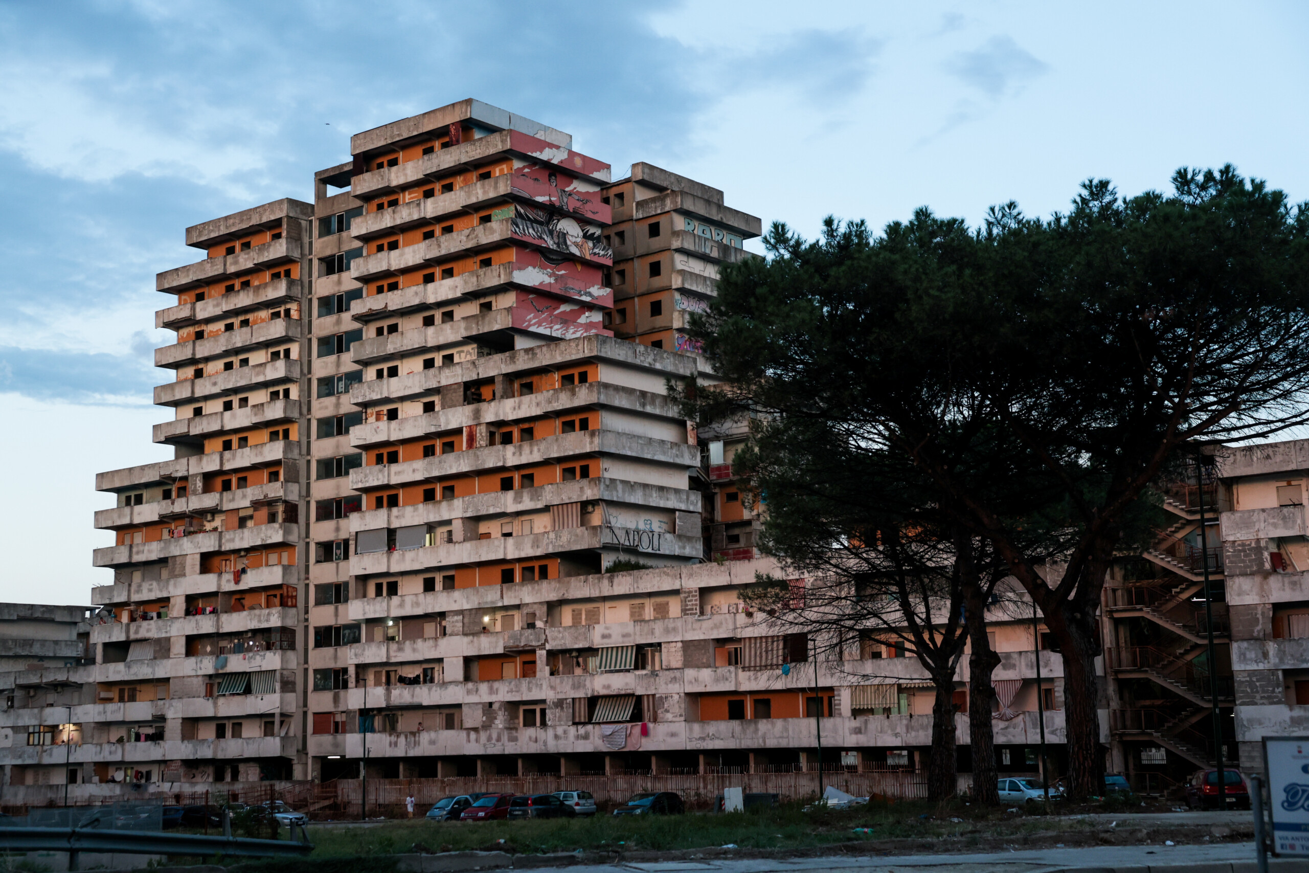 naples effondrement dune partie de la vela rossa a scampia le batiment etait inoccupe scaled