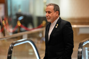 iran longue rencontre entre le chef de larmee pakistanaise et m araghchi a teheran