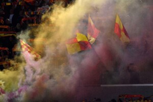 lecce sauve cremonese en serie b la lutte pour le maintien touche a sa fin