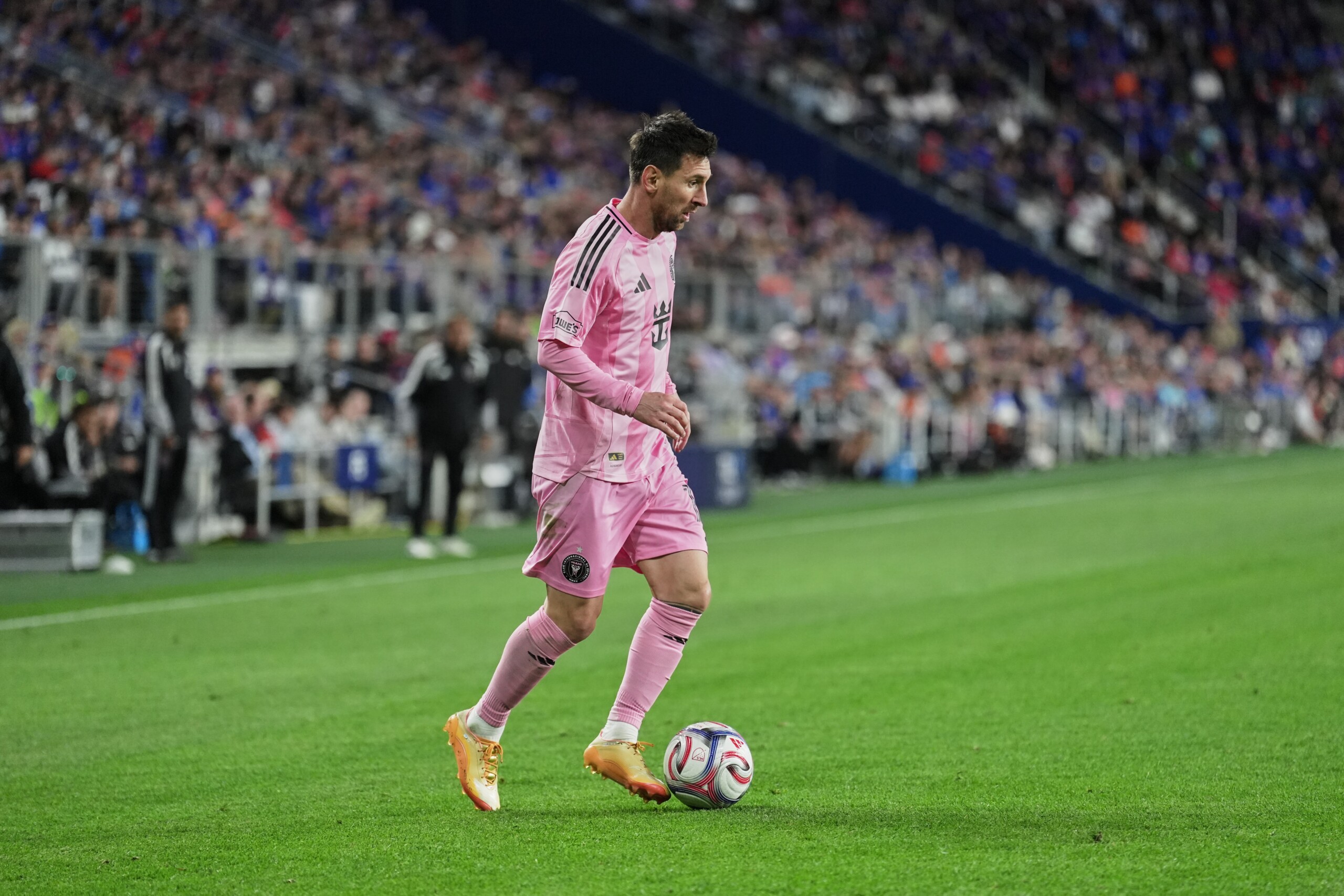 largentine sinquiete pour messi blesse lors du match contre linter miami scaled