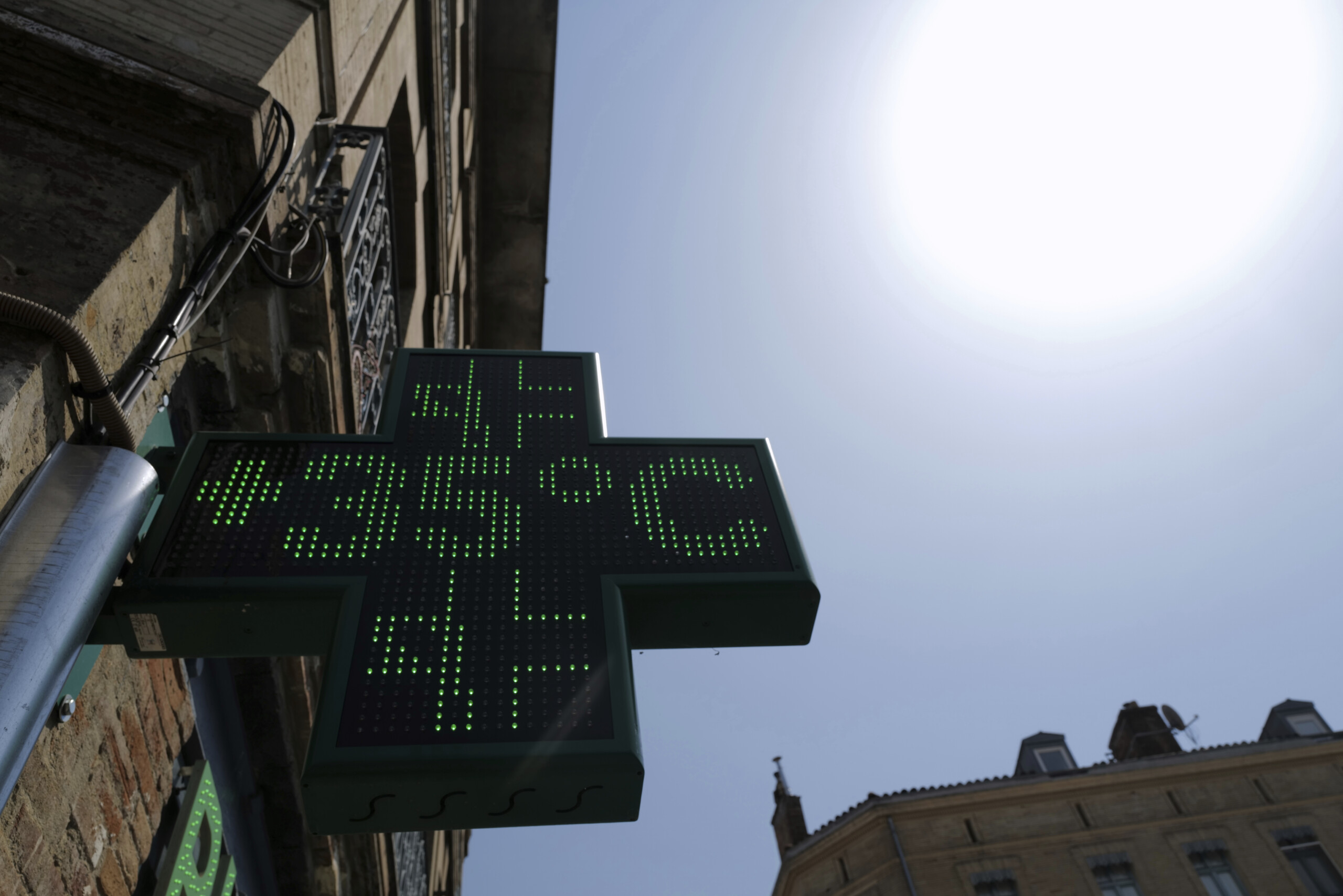france selon les autorites au moins 7 deces lies a la vague de chaleur scaled