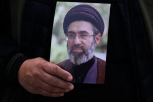 iran khamenei les pays du moyen orient ne serviront plus de bouclier aux bases americaines