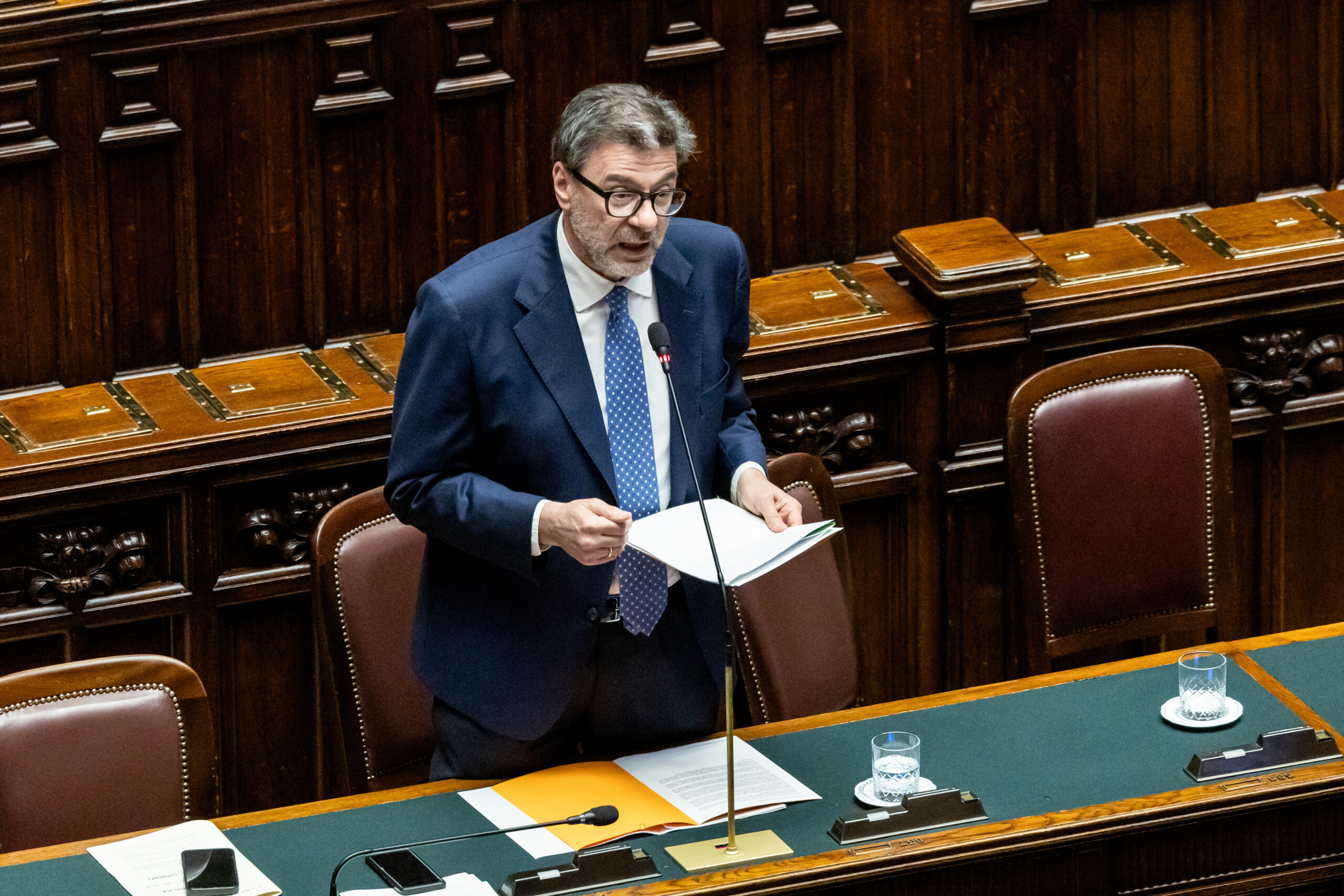 fmi giorgetti une dette elevee ce nest pas nouveau elle diminue avec la fin des versements passes scaled