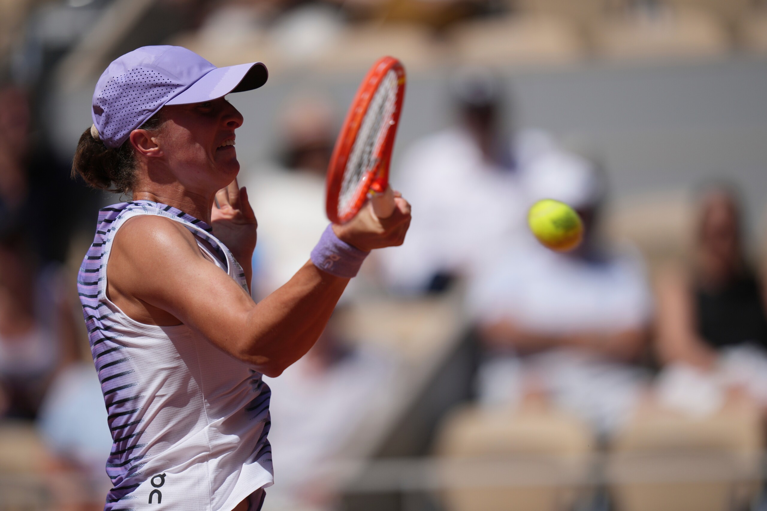 roland garros swiatek se qualifie pour le troisieme tour scaled