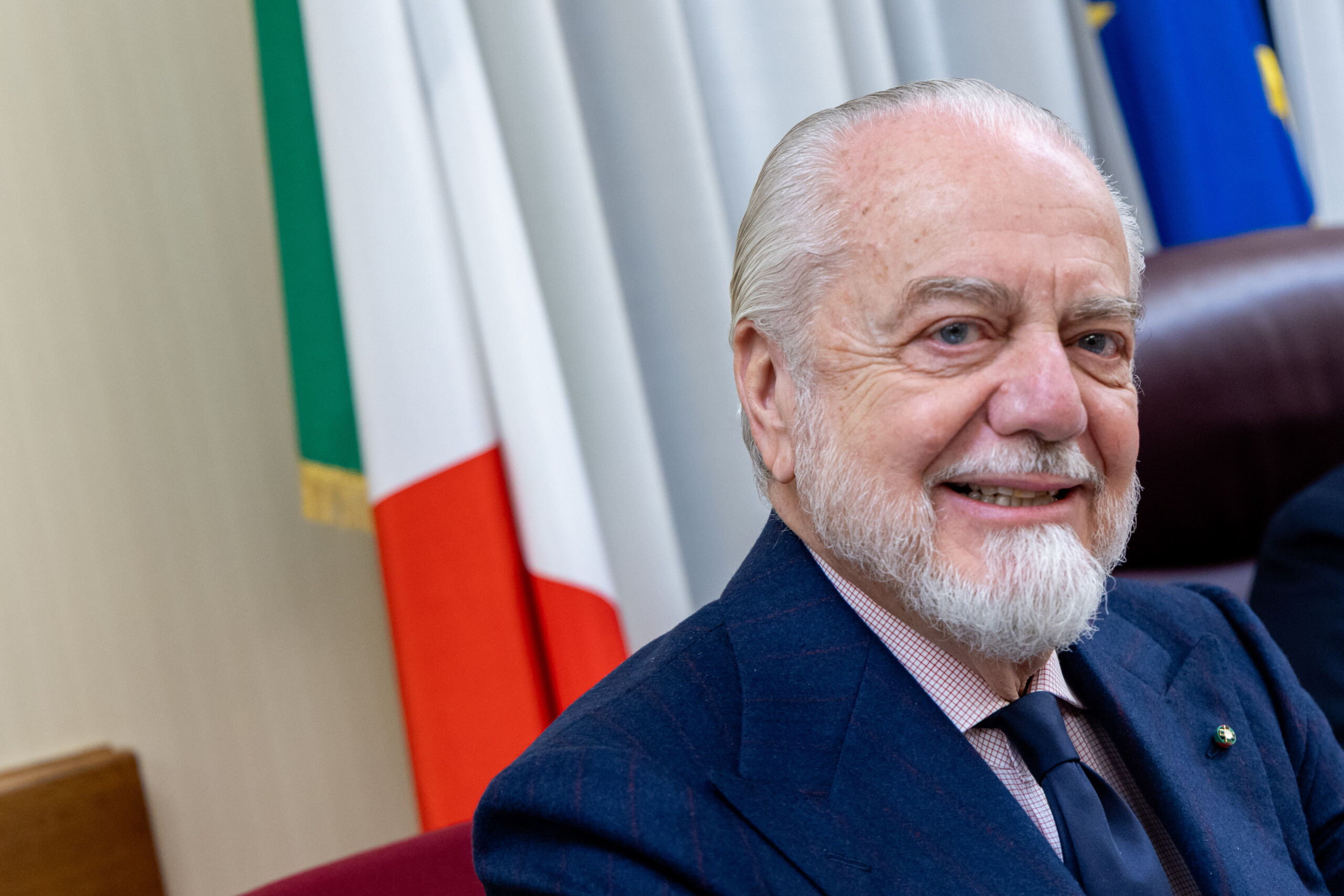 De Laurentiis visé par une enquête pour un point de restauration illégal au stade Maradona 1 de laurentiis vise par une enquete pour un point de restauration illegal au stade maradona scaled