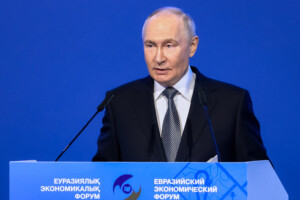 ukraine poutine la russie se prepare t elle a attaquer lue des absurdites