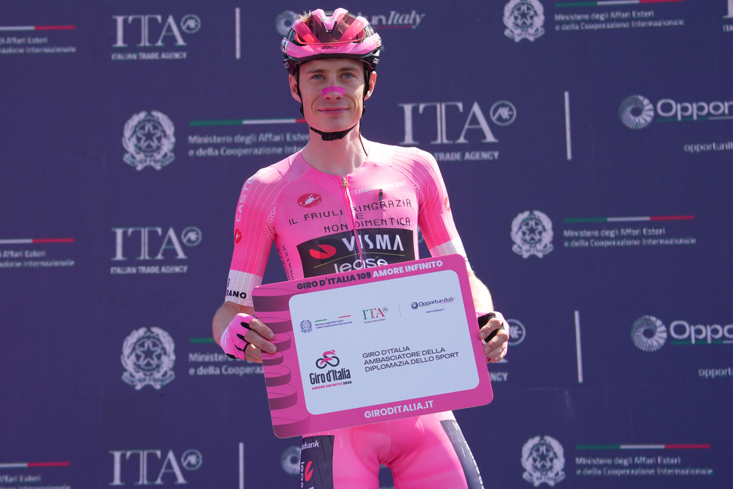 giro ditalia vingegaard jai savoure les derniers metres une journee exceptionnelle scaled