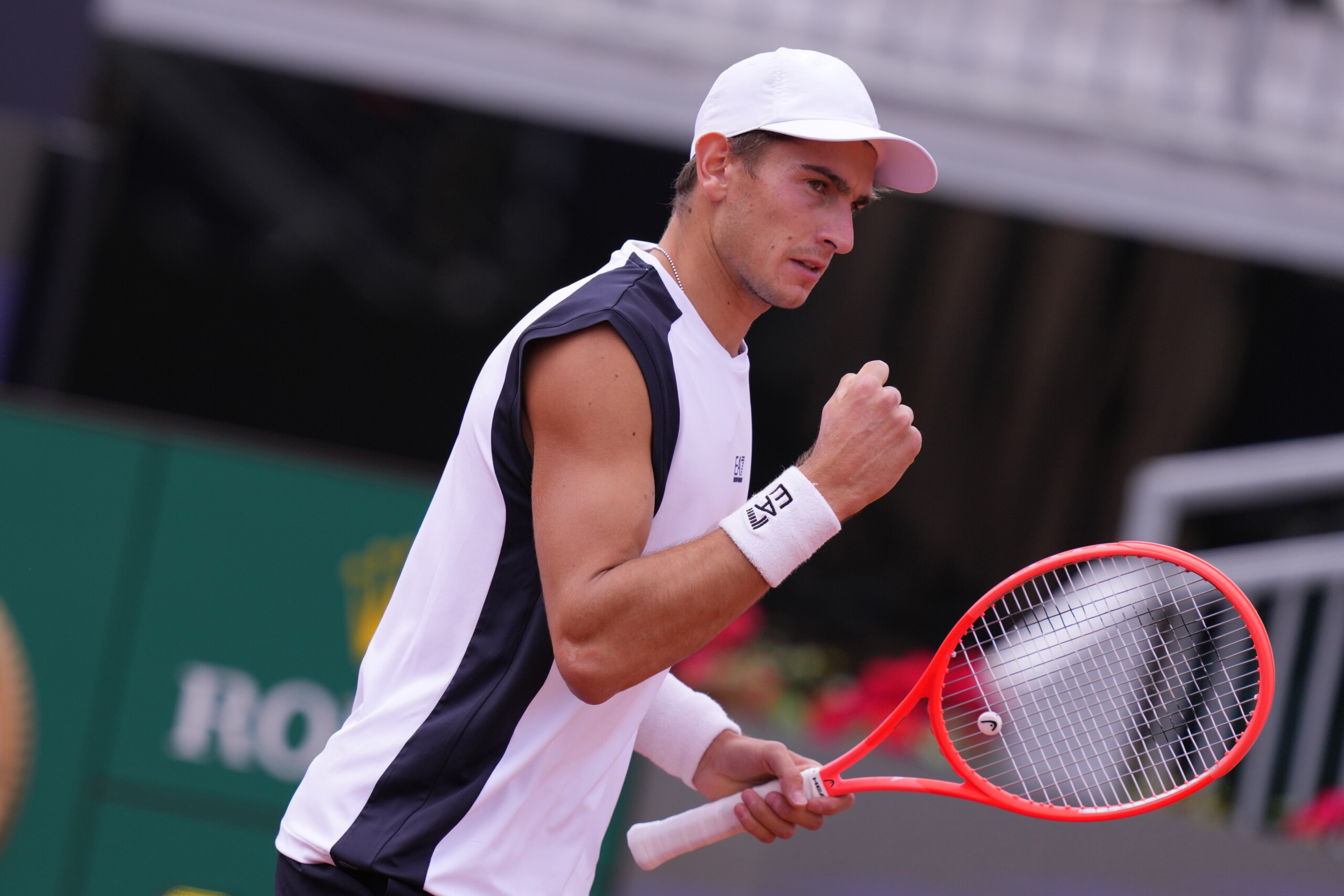 roland garros arnaldi se qualifie lui aussi pour les huitiemes collignon elimine au super tie break scaled