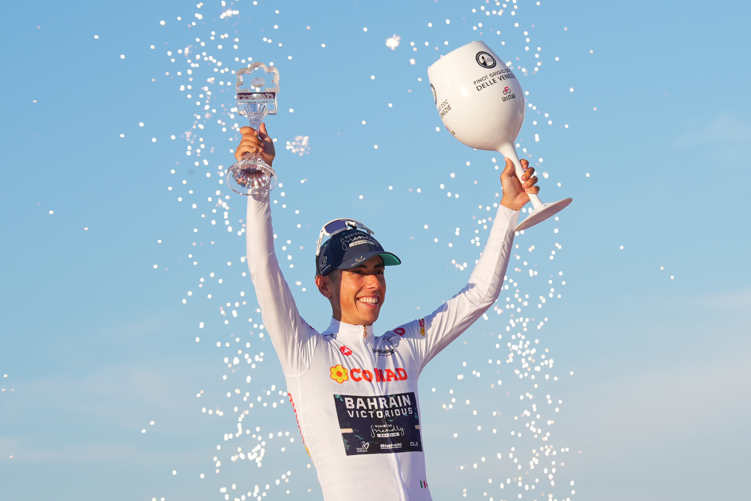 giro ditalia afonso eulalio remporte le maillot blanc conad scaled