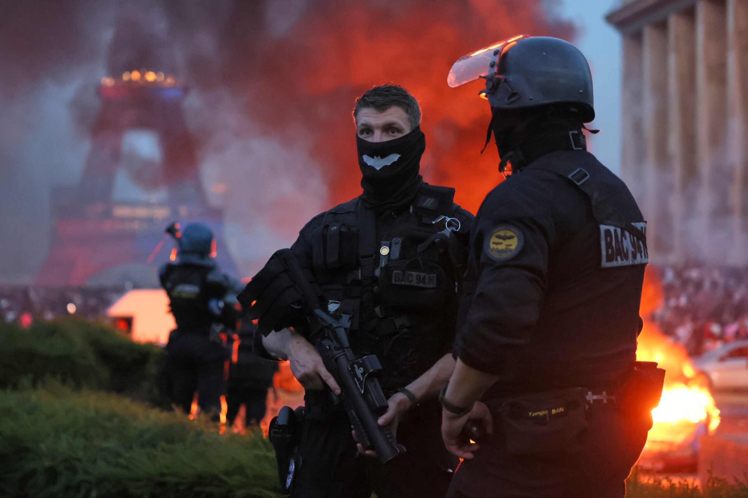 ligue des champions nuit daffrontements a paris lors des celebrations du psg plus de 400 interpellations scaled
