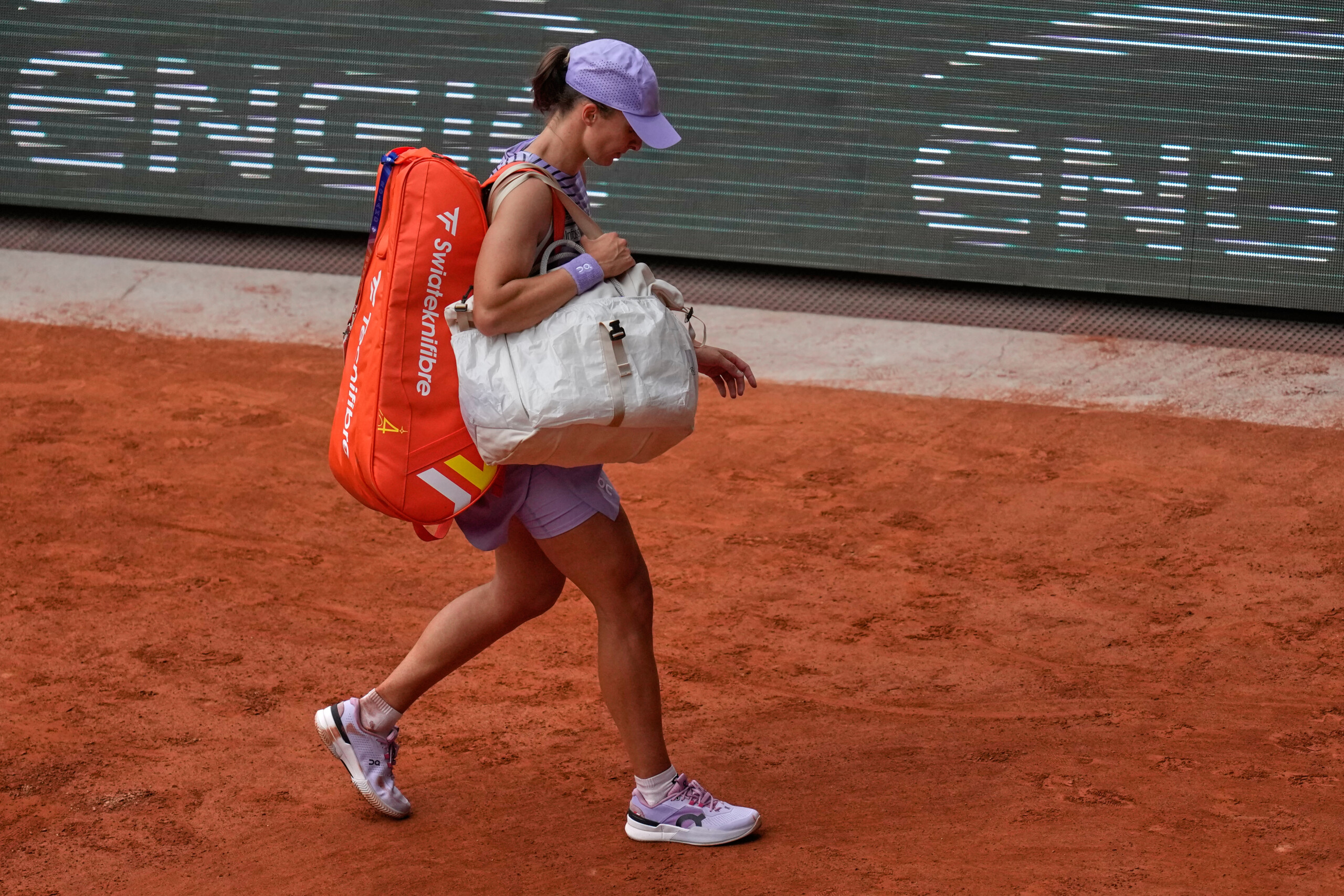 roland garros swiatek eliminee par kostyuk cirstea abandonne contre wang scaled
