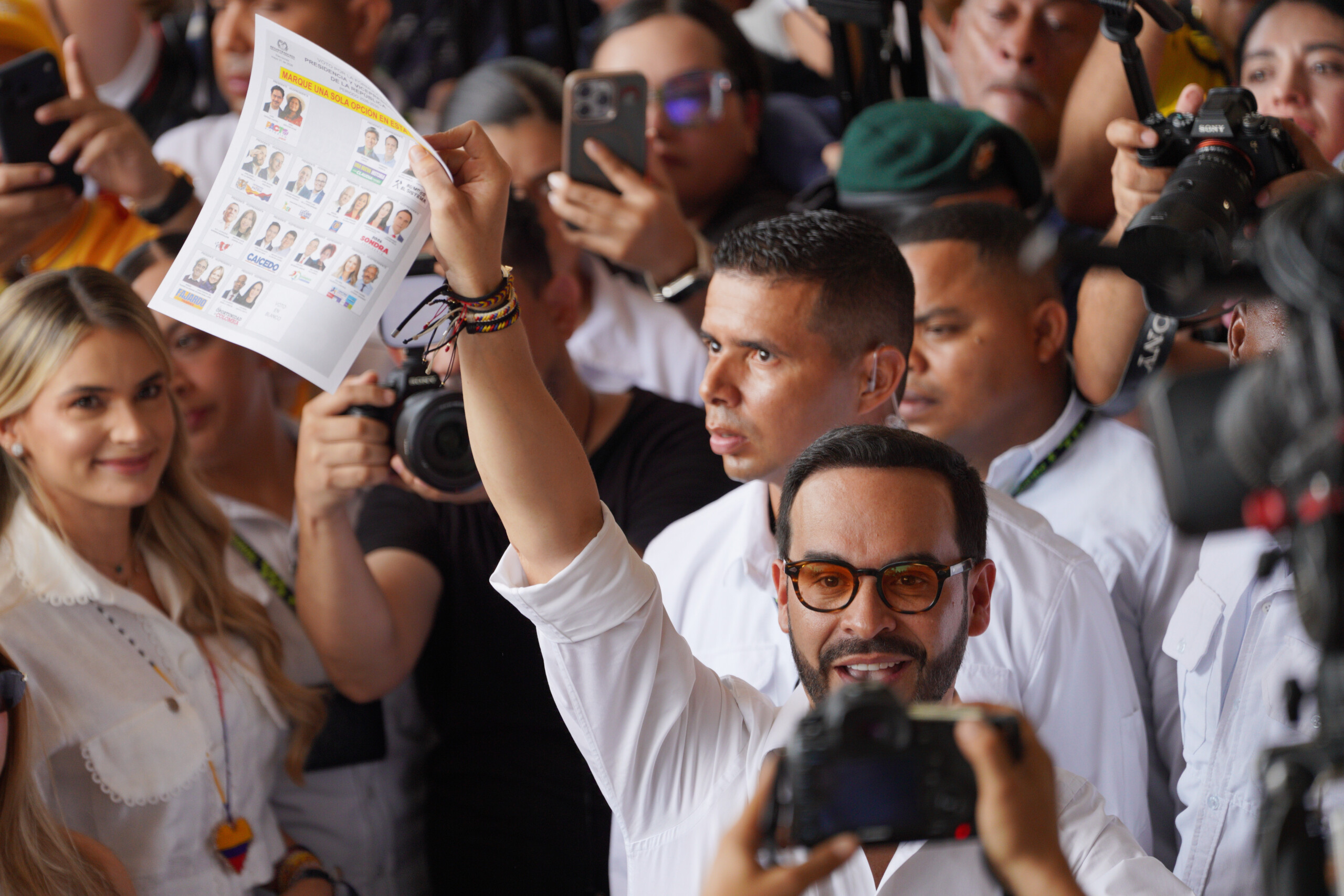 Colombie : de la Espriella en tête au premier tour, Cepeda conteste le scrutin 1 colombie de la espriella en tete au premier tour cepeda conteste le scrutin scaled