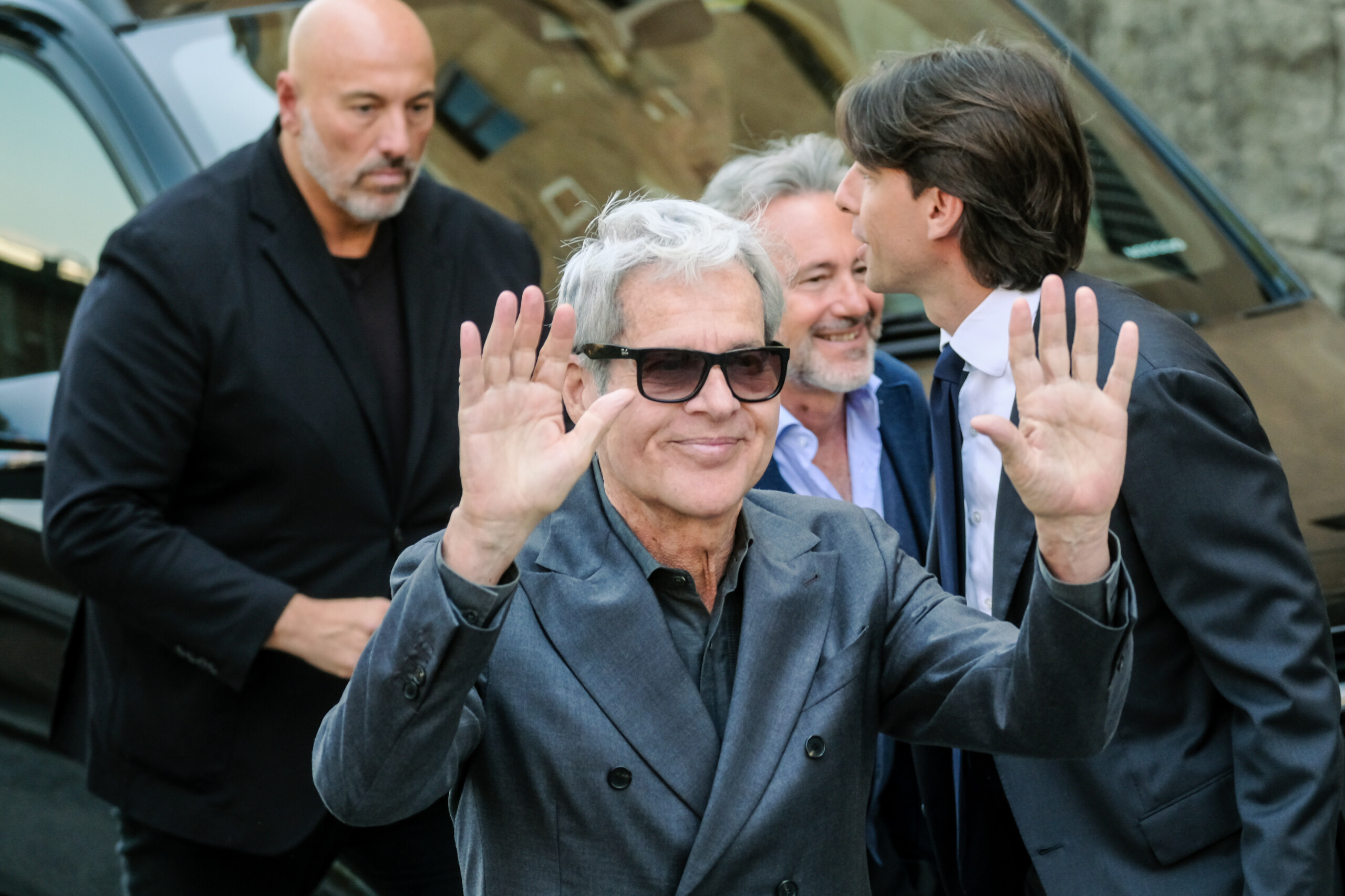 Pneumonie interstitielle aiguë : Claudio Baglioni reporte sa tournée à 2027 1 pneumonie interstitielle aigue claudio baglioni reporte sa tournee a 2027 scaled