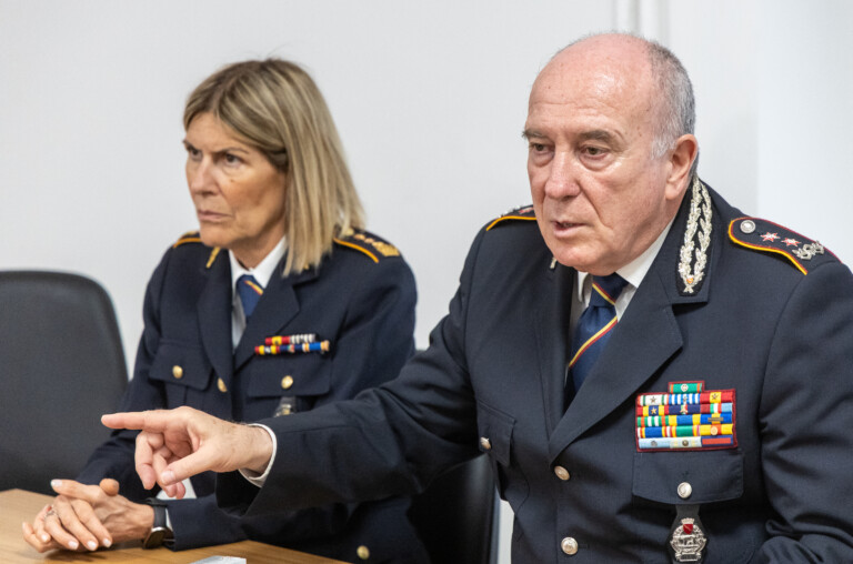 rome de sclavis quatre agents impliques dans la fuite de chevaux retires des services operationnels