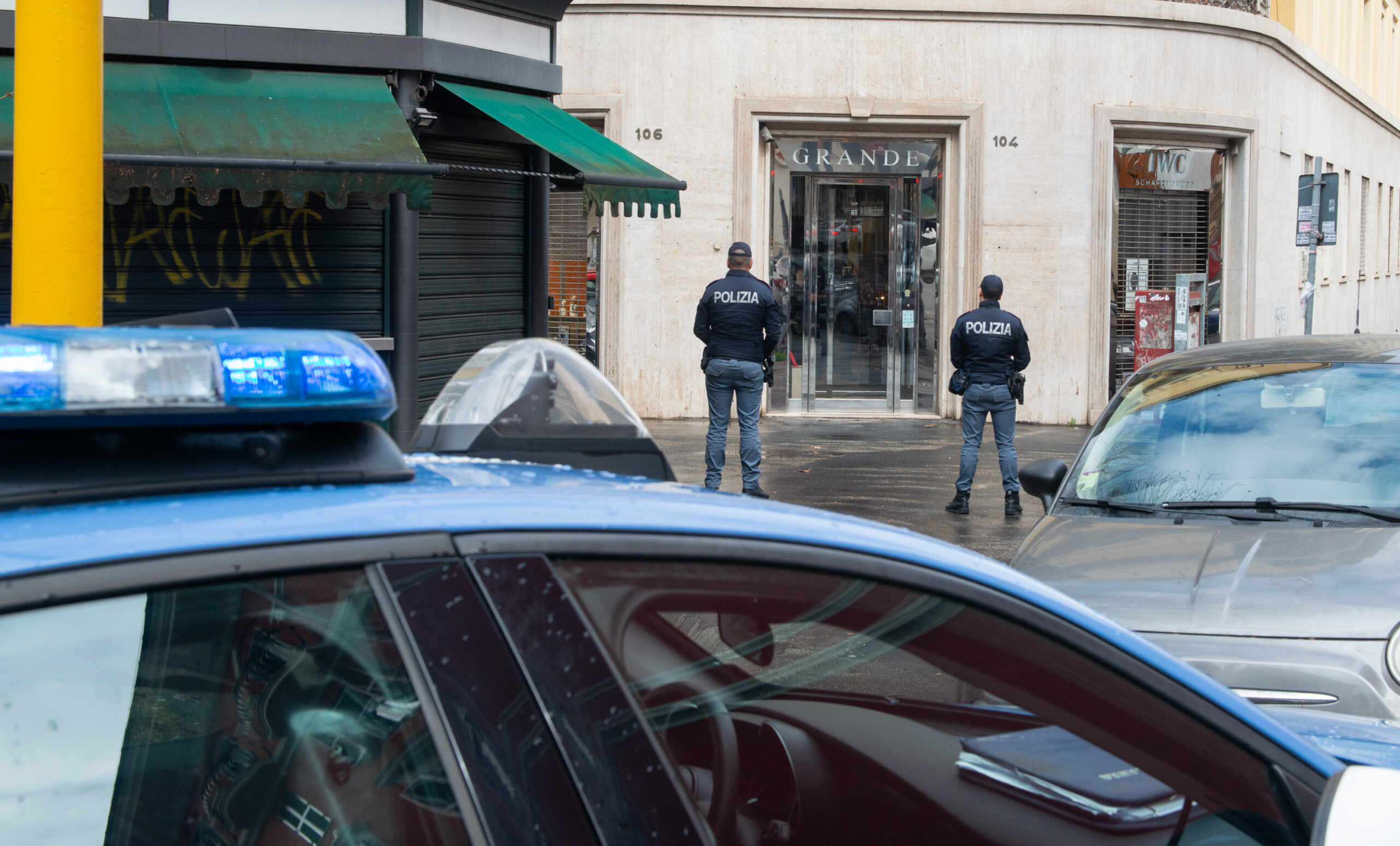 cagliari un braquage de bureau de tabac tourne mal lauteur se barricade chez lui un homme de 36 ans a ete arrete scaled