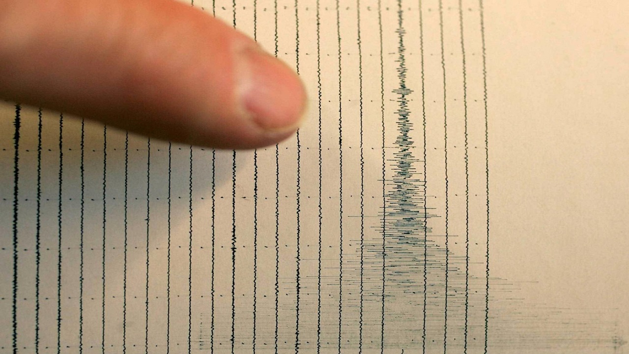 seismes peu apres minuit un seisme de magnitude 61 au large des cotes calabraises