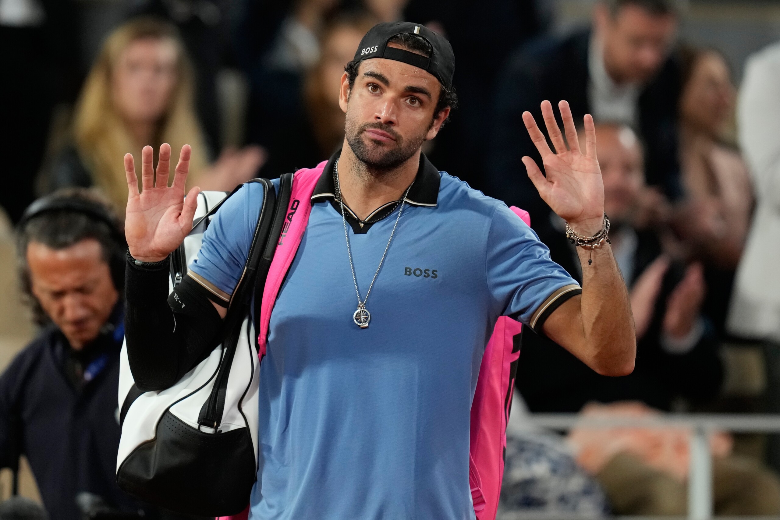 roland garros berrettini javais un probleme a la hanche labandon etait la bonne decision scaled