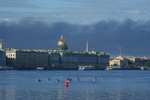 ukraine nouvelle attaque massive de drones lances depuis kiev sur saint petersbourg