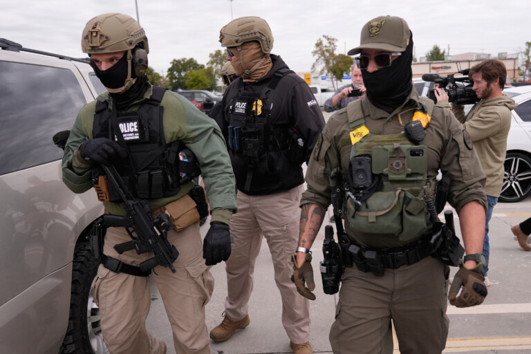 etats unis trump signe une loi de 70 milliards de dollars pour les activites de lutte contre limmigration clandestine