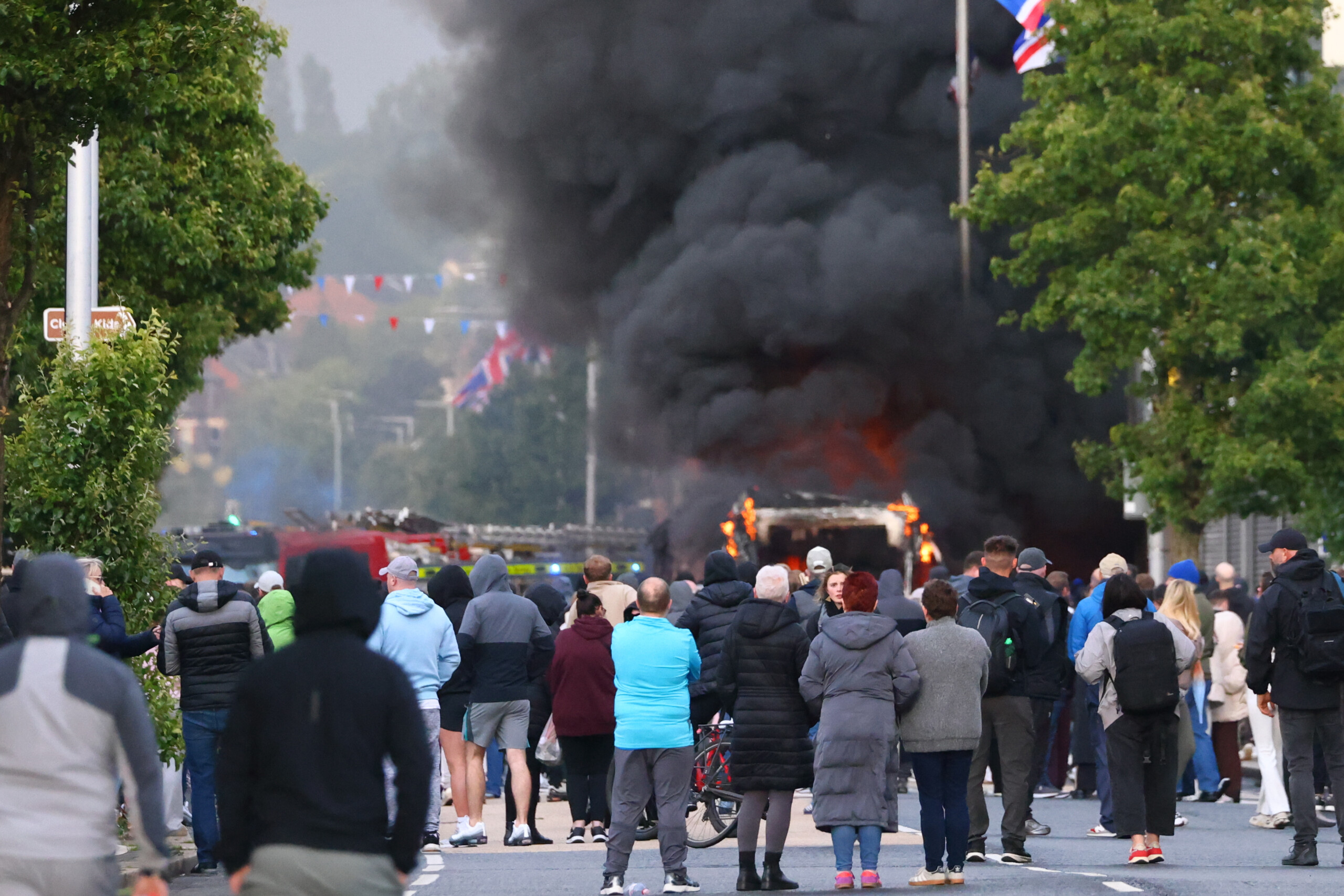 Royaume-Uni, deux policiers blessés lors de manifestations à Belfast 1 royaume uni deux policiers blesses lors de manifestations a belfast scaled