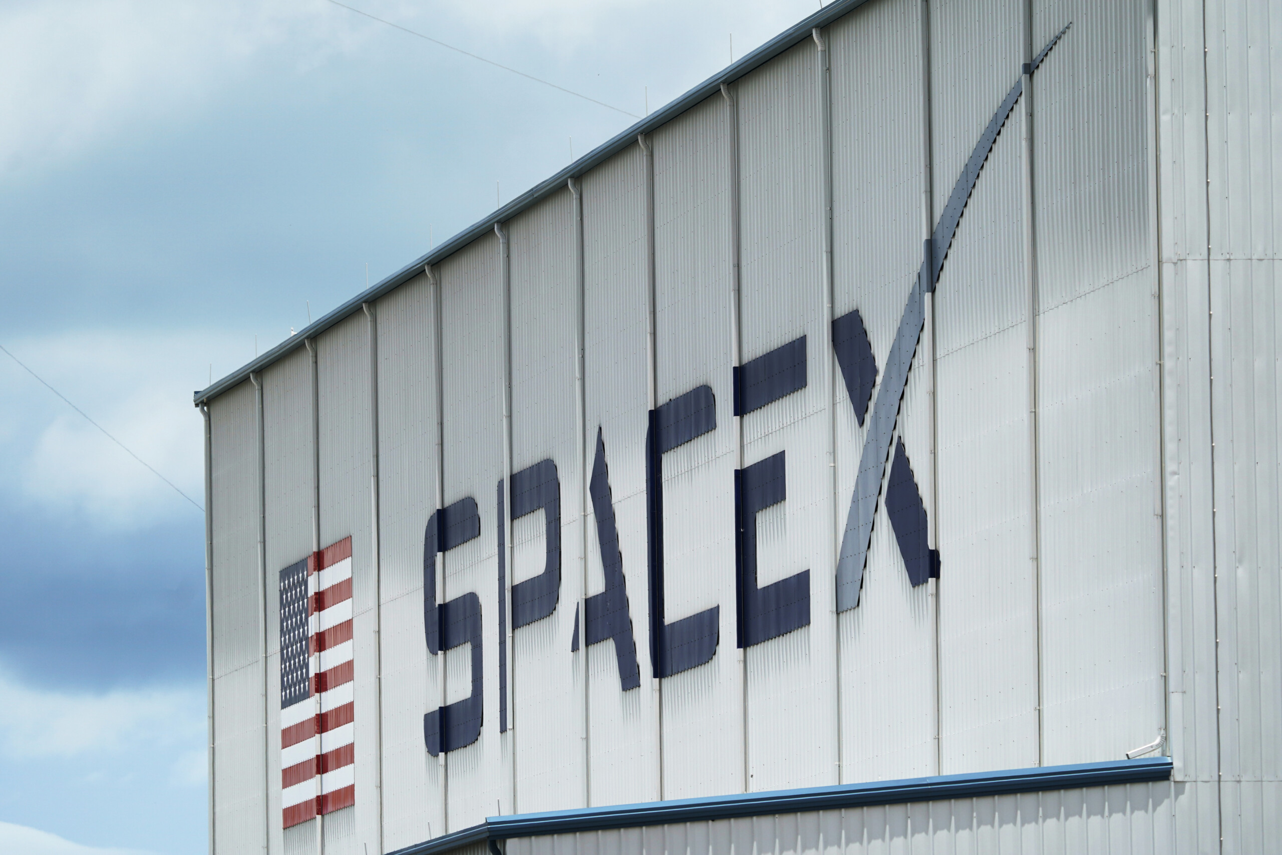 etats unis spacex sapprete a faire son entree a wall street musk vise a lever 75 milliards scaled