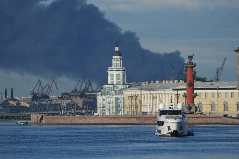ukraine des drones lances depuis kiev frappent des installations petrochimiques russes