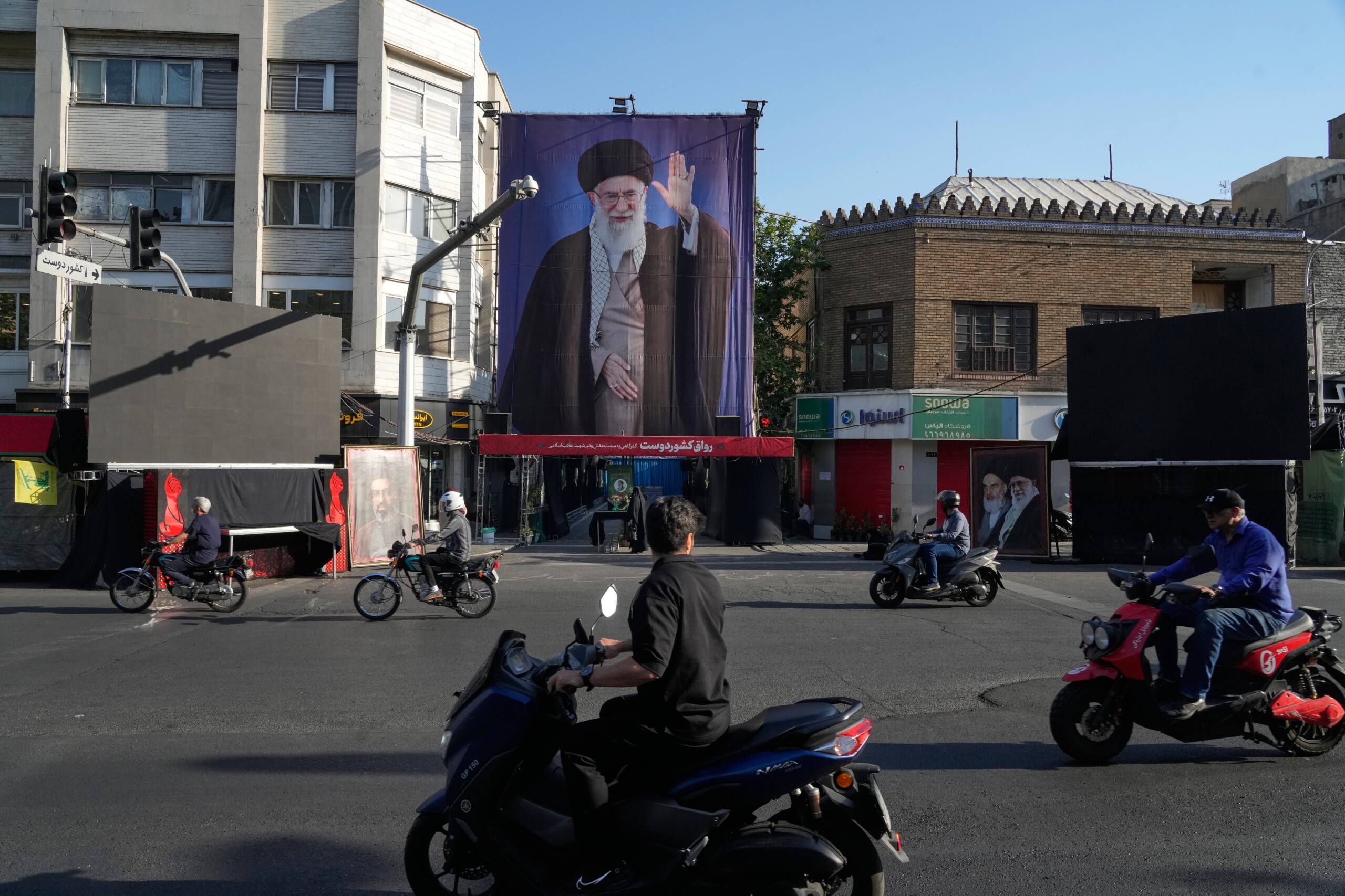 iran les funerailles de khamenei debuteront le 4 juillet il sera inhume a mashhad le 9 scaled