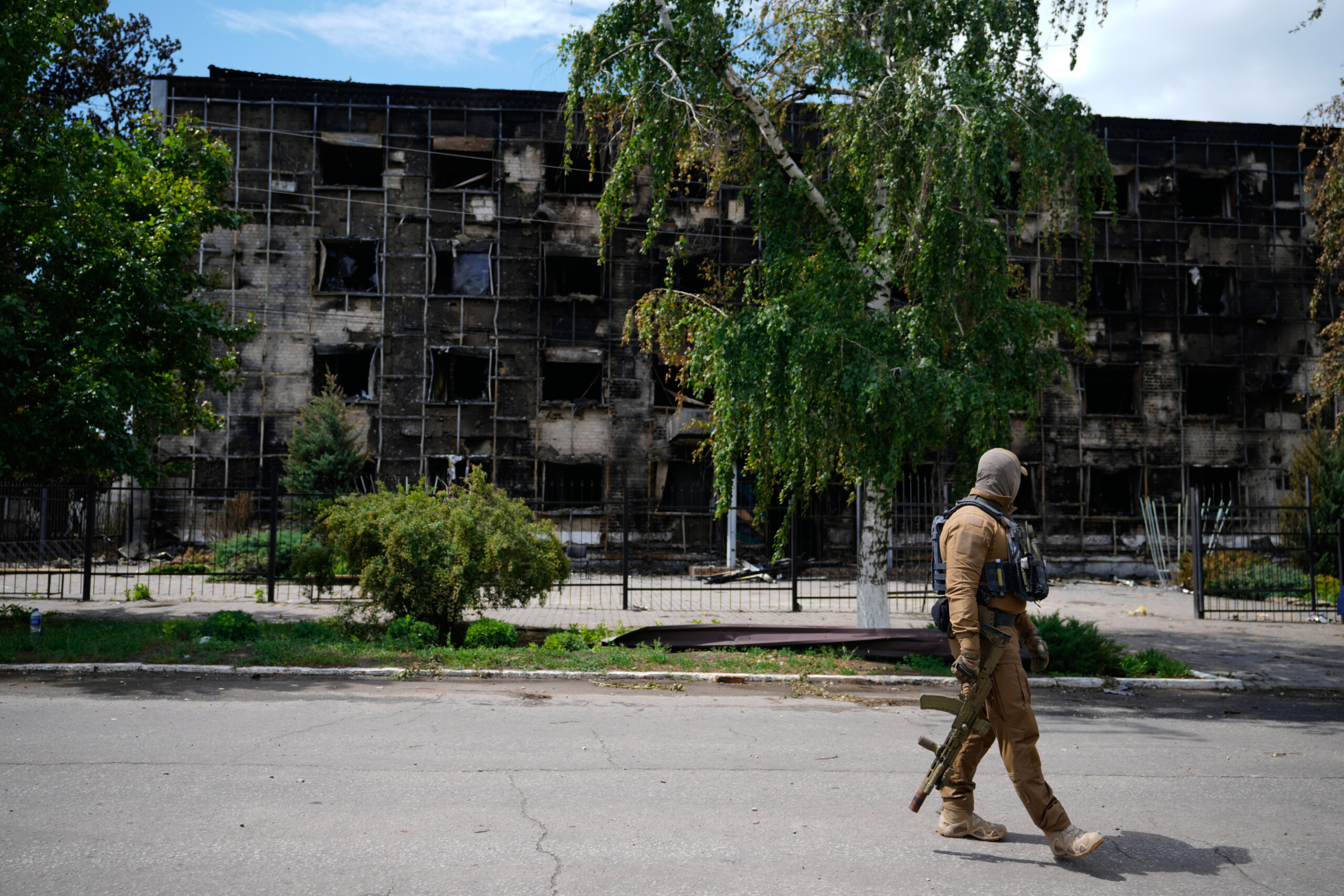 Ukraine : attaque de drones ukrainiens à Temryuk, un mort 1 ukraine attaque de drones ukrainiens a temryuk un mort scaled