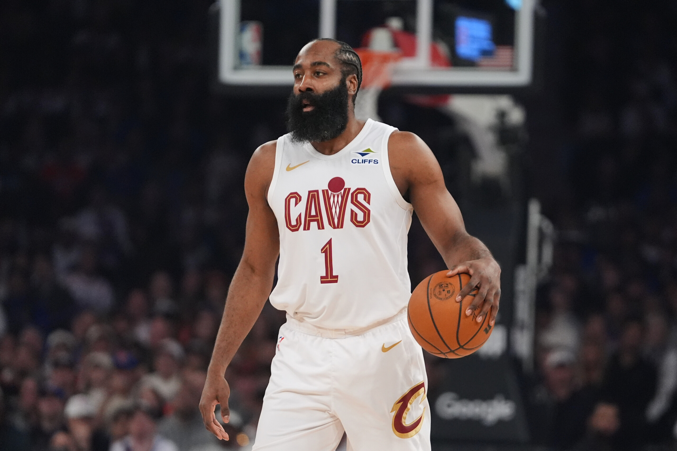 nba james harden arrete et accuse de port darmes illegal scaled